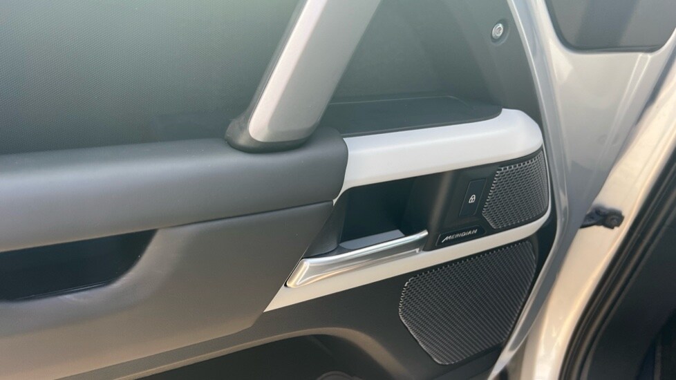 Used Land Rover Defender 2024 for sale - 76528947: Photo 43