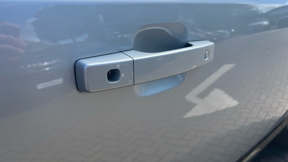 Used Land Rover Defender 2024 for sale - 76528947: Photo 44