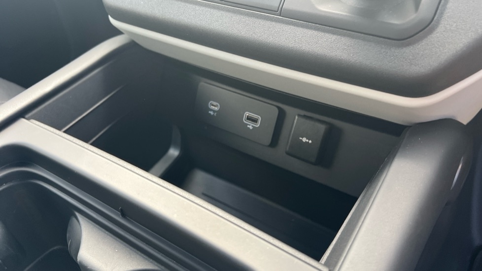 Used Land Rover Defender 2024 for sale - 76528947: Photo 46