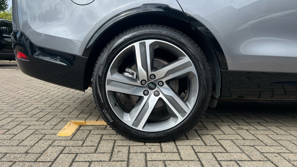 Used Land Rover Discovery 2023 for sale - 76575051: Photo 32