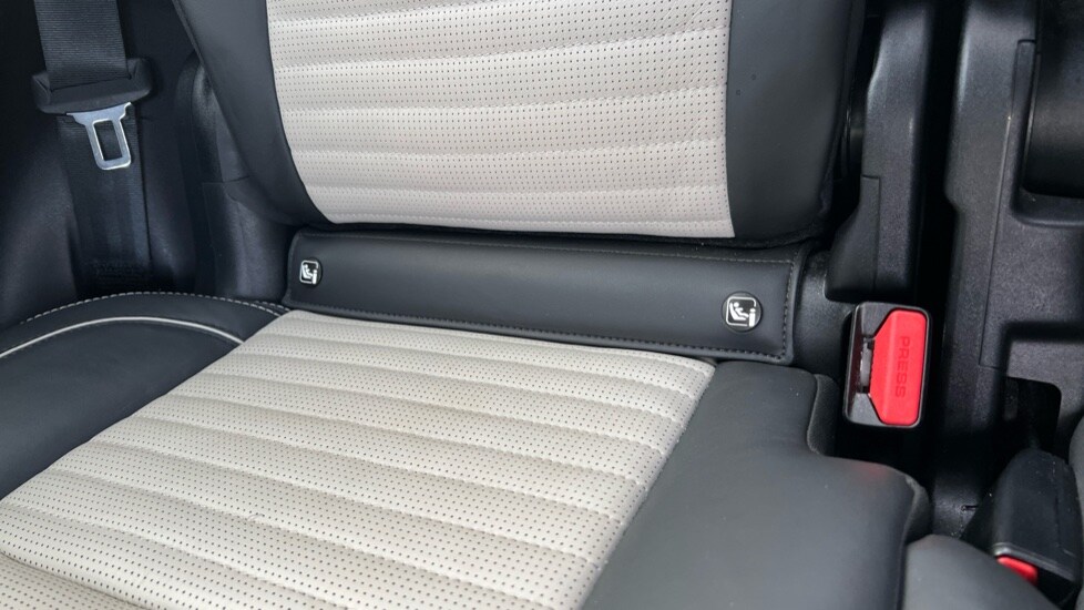 Used Land Rover Discovery 2023 for sale - 76575051: Photo 34