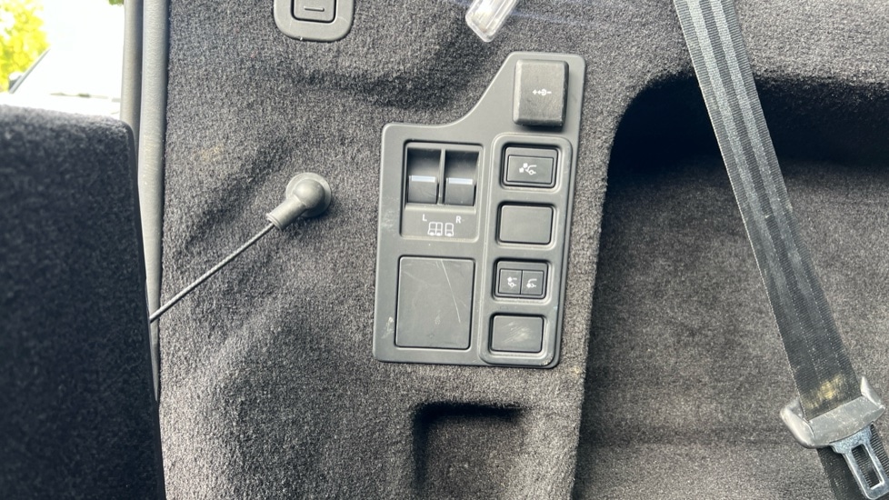 Used Land Rover Discovery 2023 for sale - 76575051: Photo 38