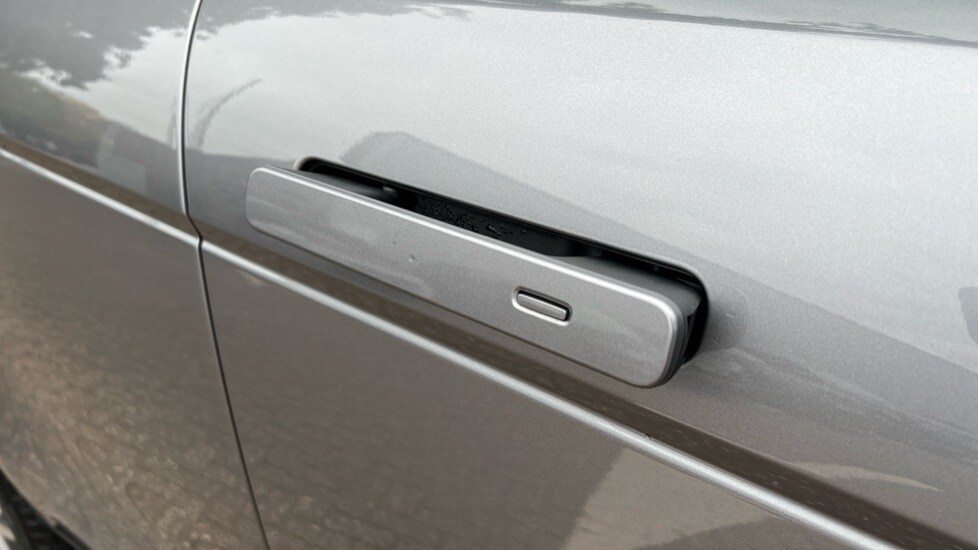 Used Land Rover Range Rover Evoque 2023 for sale - 76116782: Photo 41