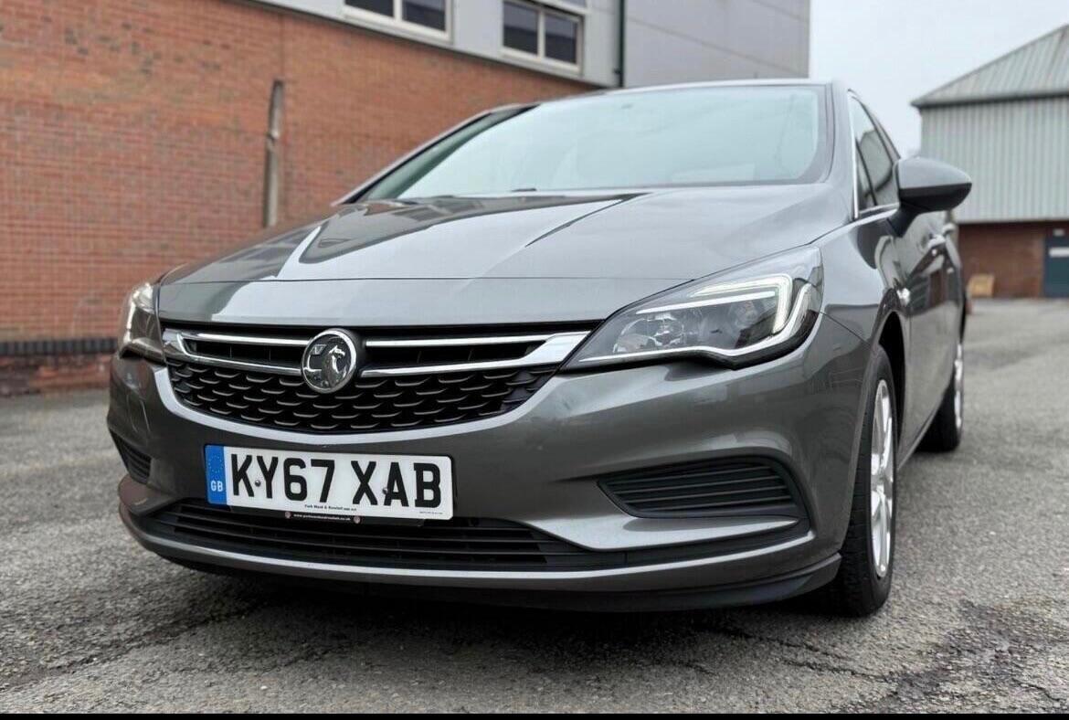 Used Vauxhall Astra 2017 for sale - 76878417: Photo 1