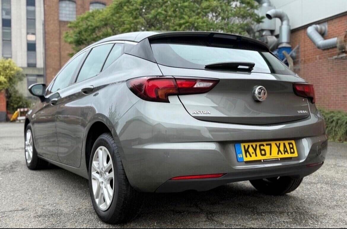 Used Vauxhall Astra 2017 for sale - 76878417: Photo 2