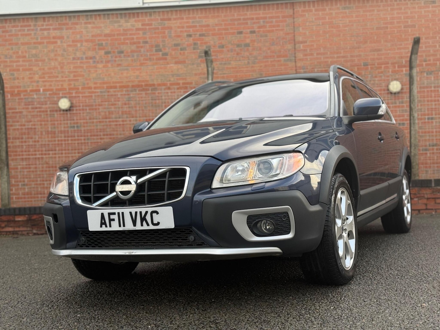 Used Volvo XC70 2011 for sale - 76878432: Photo 10