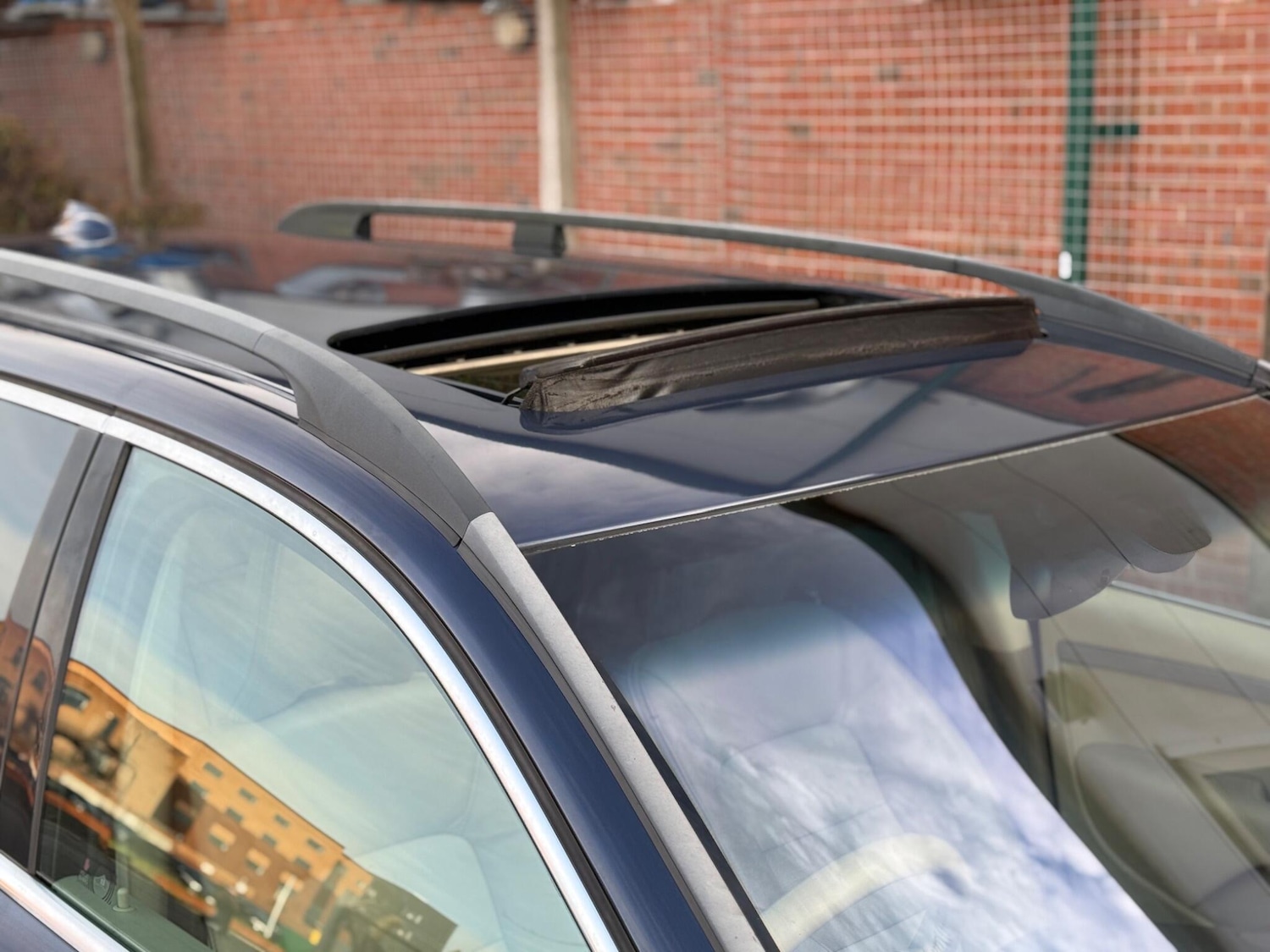 Used Volvo XC70 2011 for sale - 76878432: Photo 11