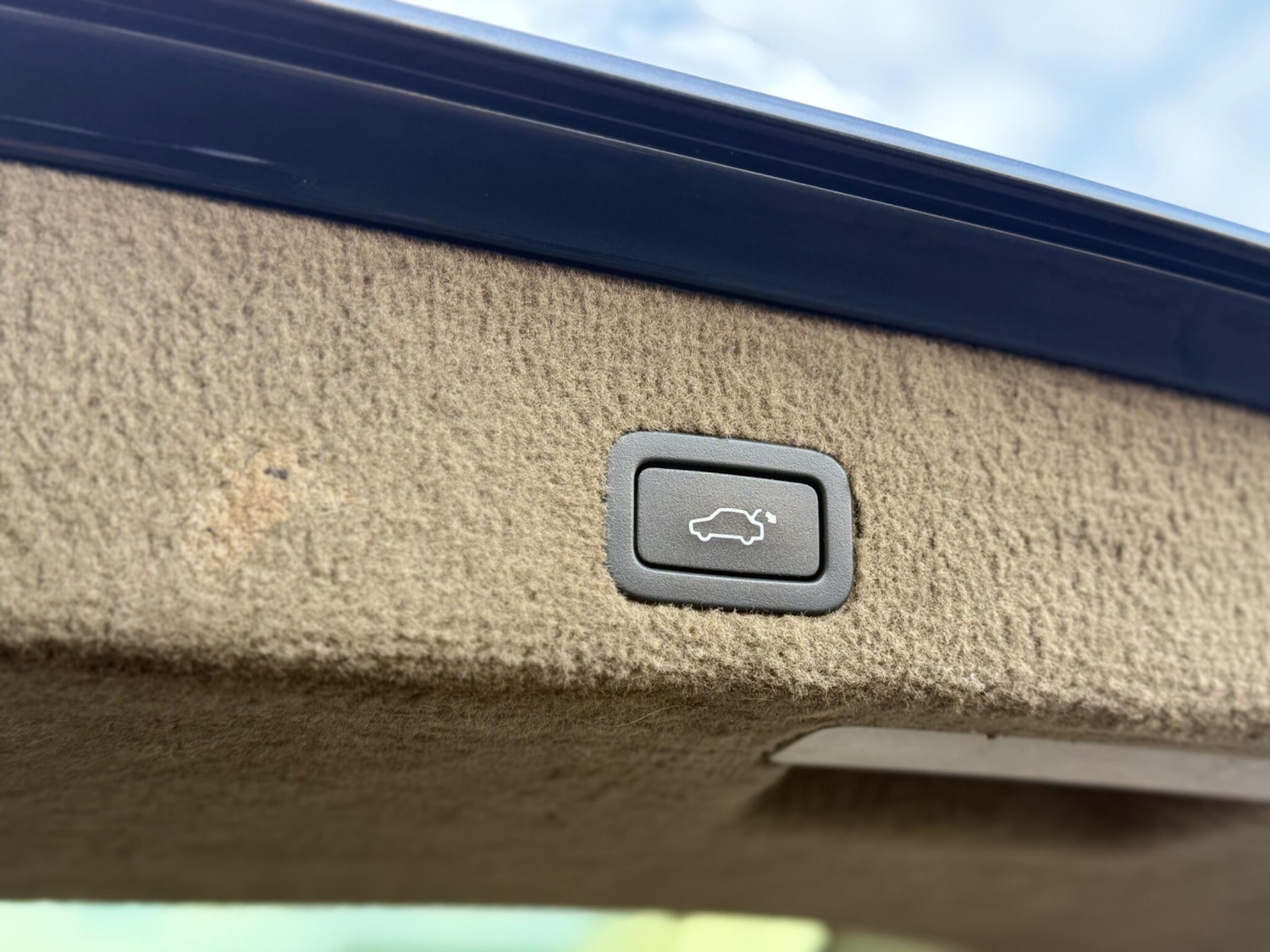 Used Volvo XC70 2011 for sale - 76878432: Photo 13