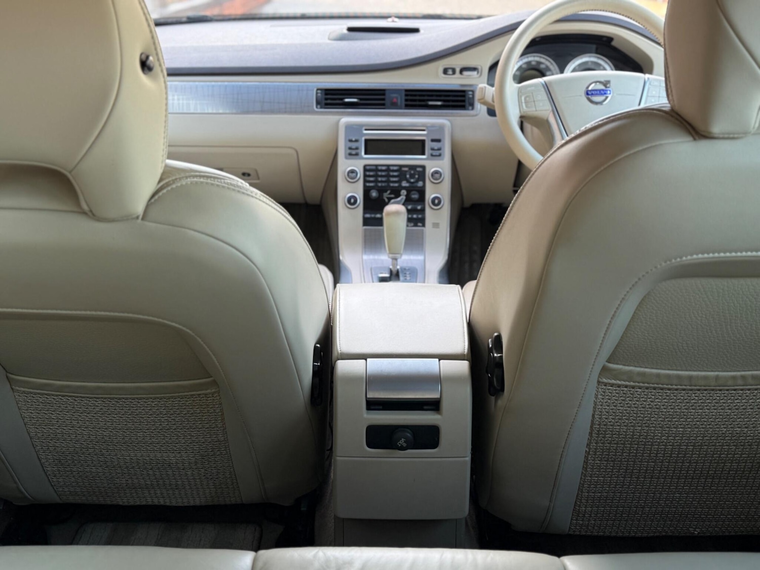 Used Volvo XC70 2011 for sale - 76878432: Photo 14