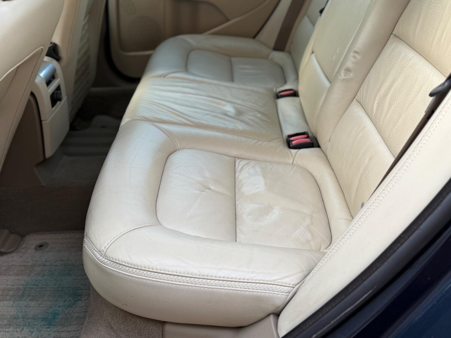 Used Volvo XC70 2011 for sale - 76878432: Photo 17