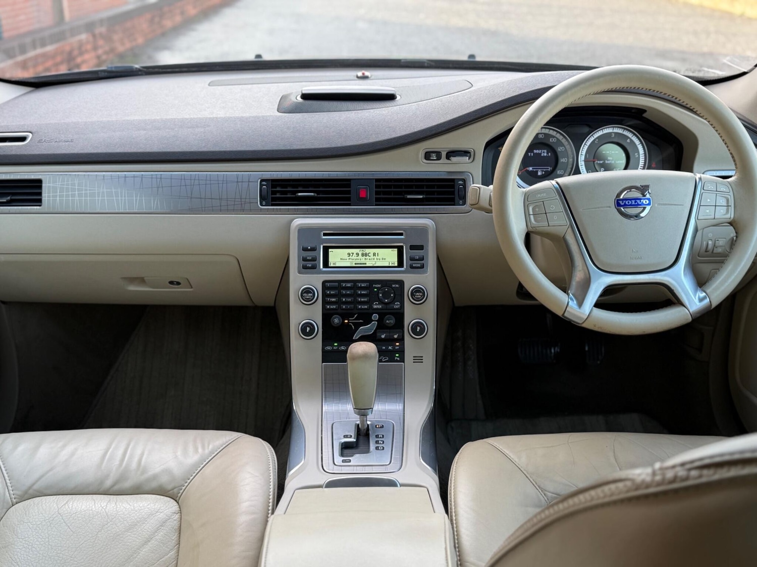 Used Volvo XC70 2011 for sale - 76878432: Photo 19