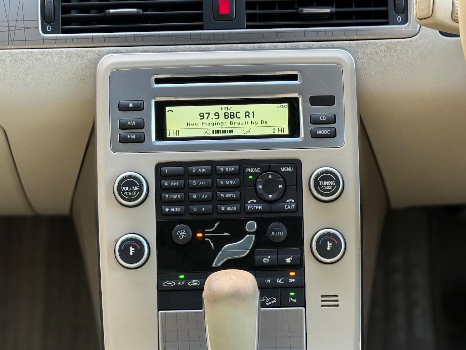 Used Volvo XC70 2011 for sale - 76878432: Photo 20