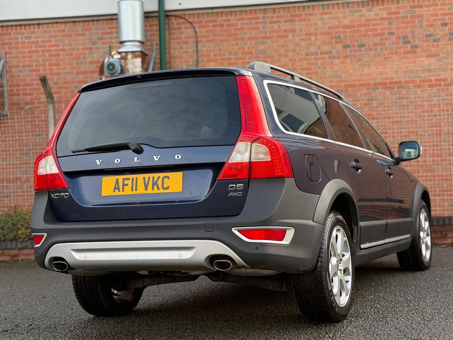 Used Volvo XC70 2011 for sale - 76878432: Photo 32