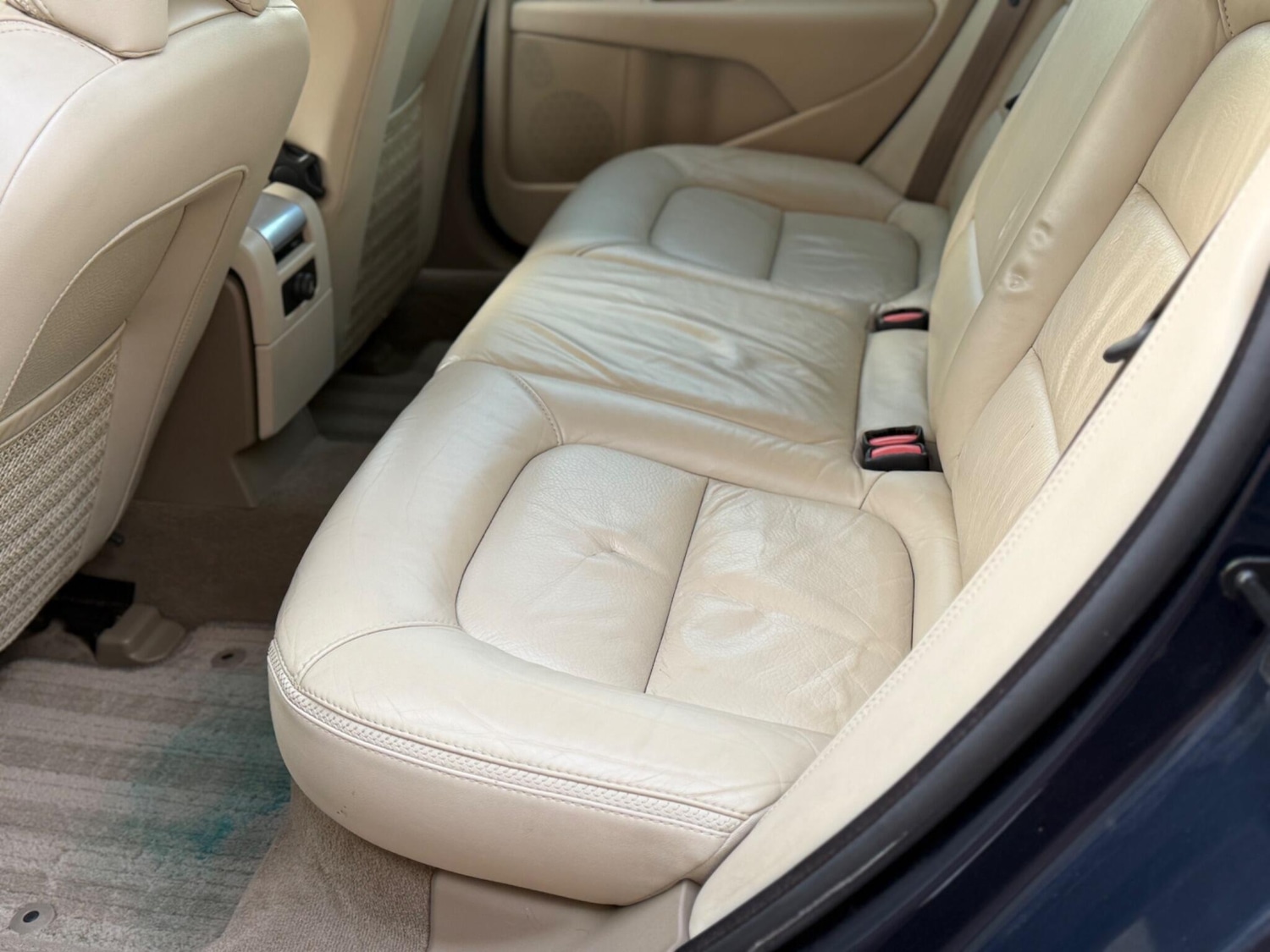 Used Volvo XC70 2011 for sale - 76878432: Photo 35