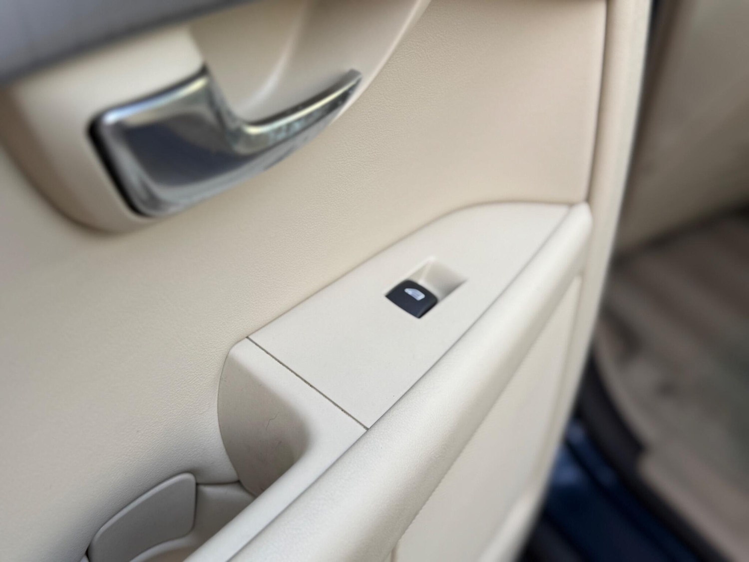 Used Volvo XC70 2011 for sale - 76878432: Photo 39