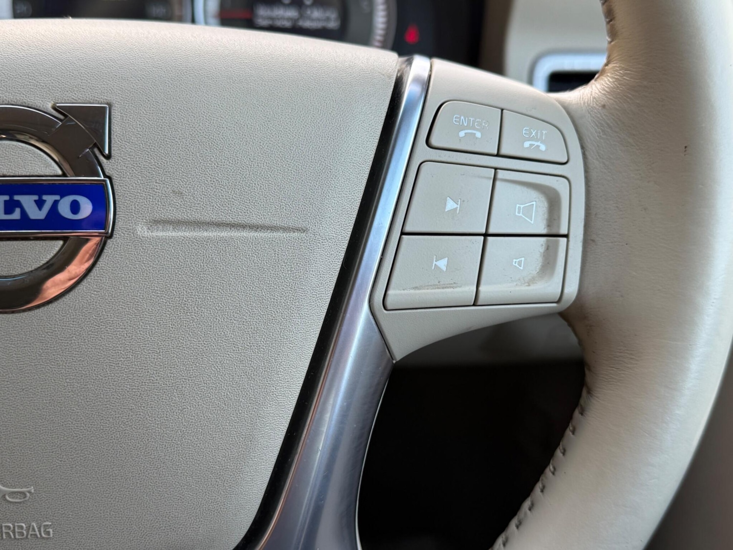 Used Volvo XC70 2011 for sale - 76878432: Photo 48