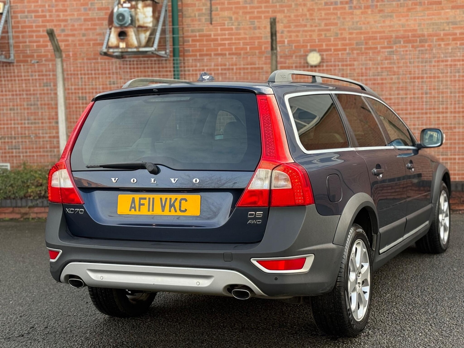 Used Volvo XC70 2011 for sale - 76878432: Photo 6