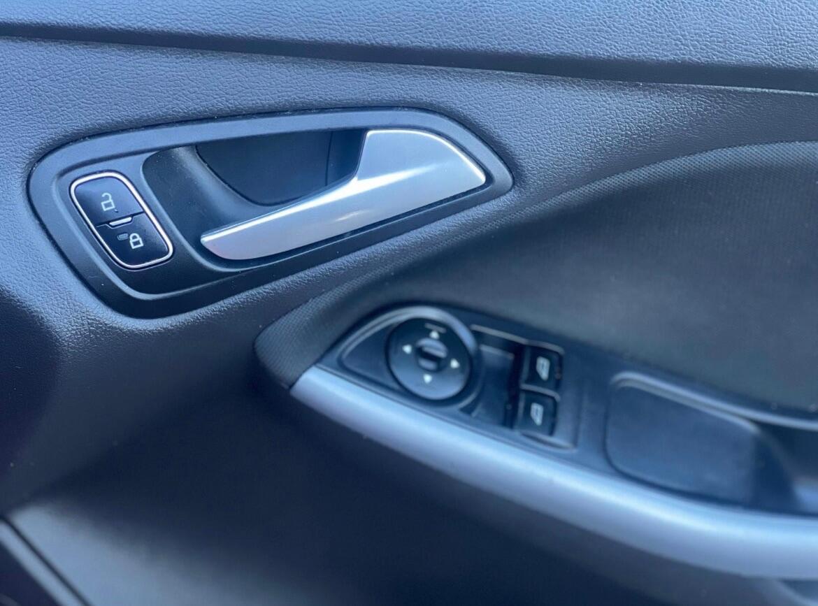 Used Ford Focus for sale - 77191842: Photo 35