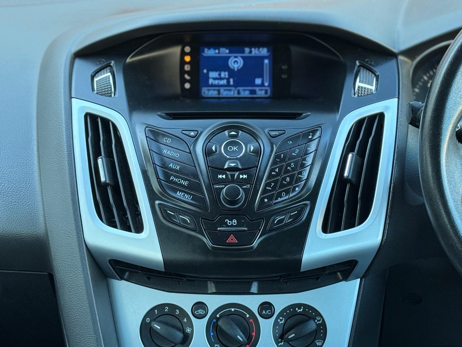 Used Ford Focus 2011 for sale - 76446912: Photo 17