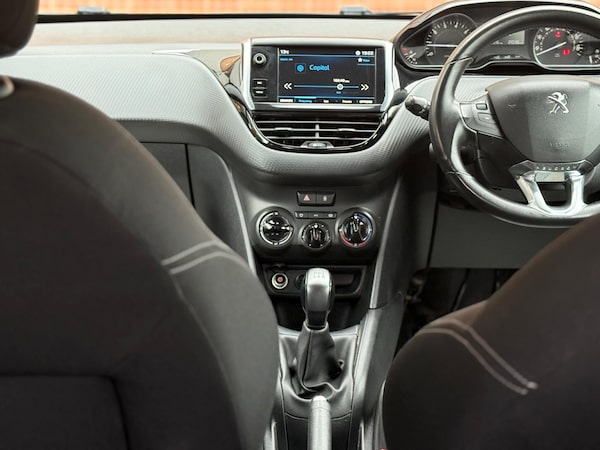 Used Peugeot 208 2017 for sale - 76295687: Photo 12