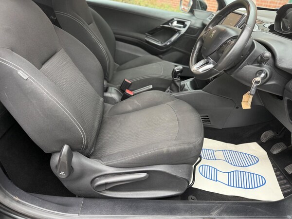 Used Peugeot 208 2017 for sale - 76295687: Photo 13