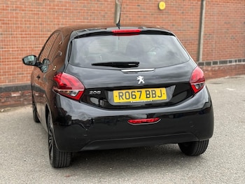 Used Peugeot 208 2017 for sale - 76295687: Photo