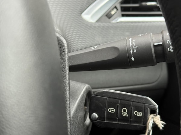 Used Peugeot 208 2017 for sale - 76295687: Photo 36