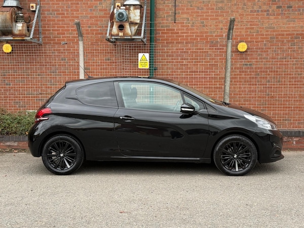 Used Peugeot 208 2017 for sale - 76295687: Photo 5