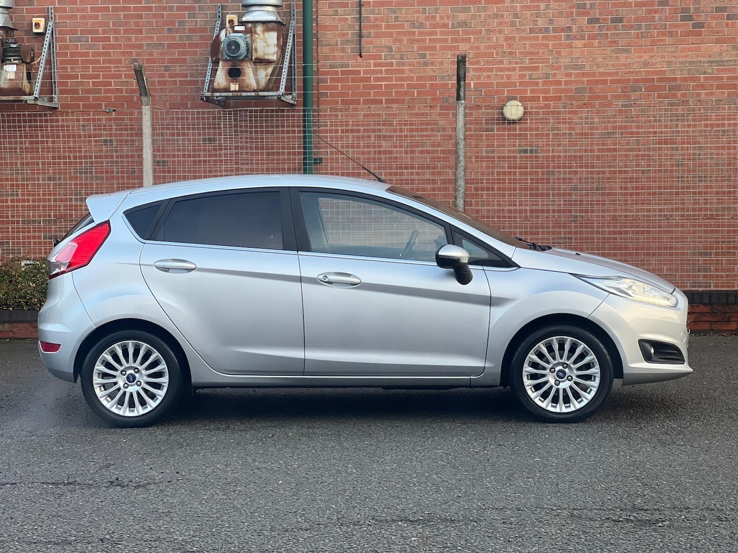 Used Ford Fiesta 2013 for sale - 76952492: Photo 5