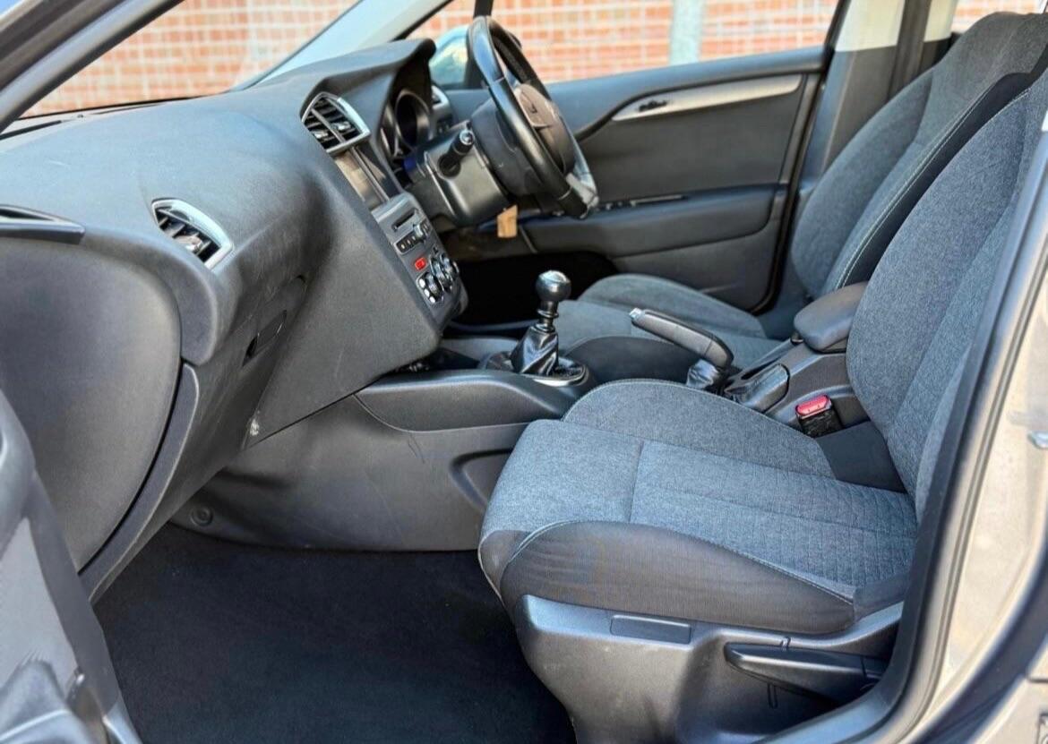 Vehicle 29
