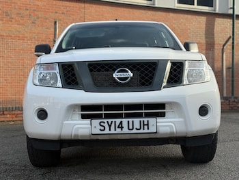 Used Nissan Navara 2014 for sale - 76408905: Photo