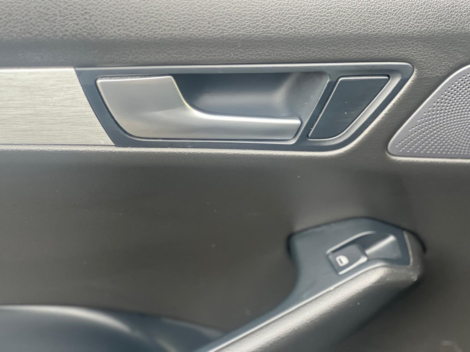 Used Audi Q5 2009 for sale - 76878418: Photo 36