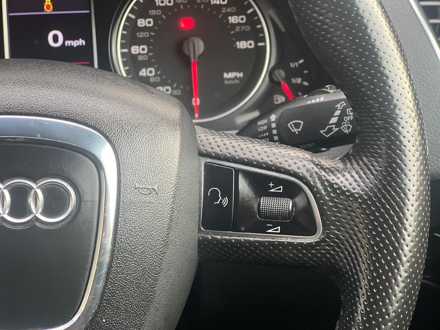 Used Audi Q5 2009 for sale - 76878418: Photo 41