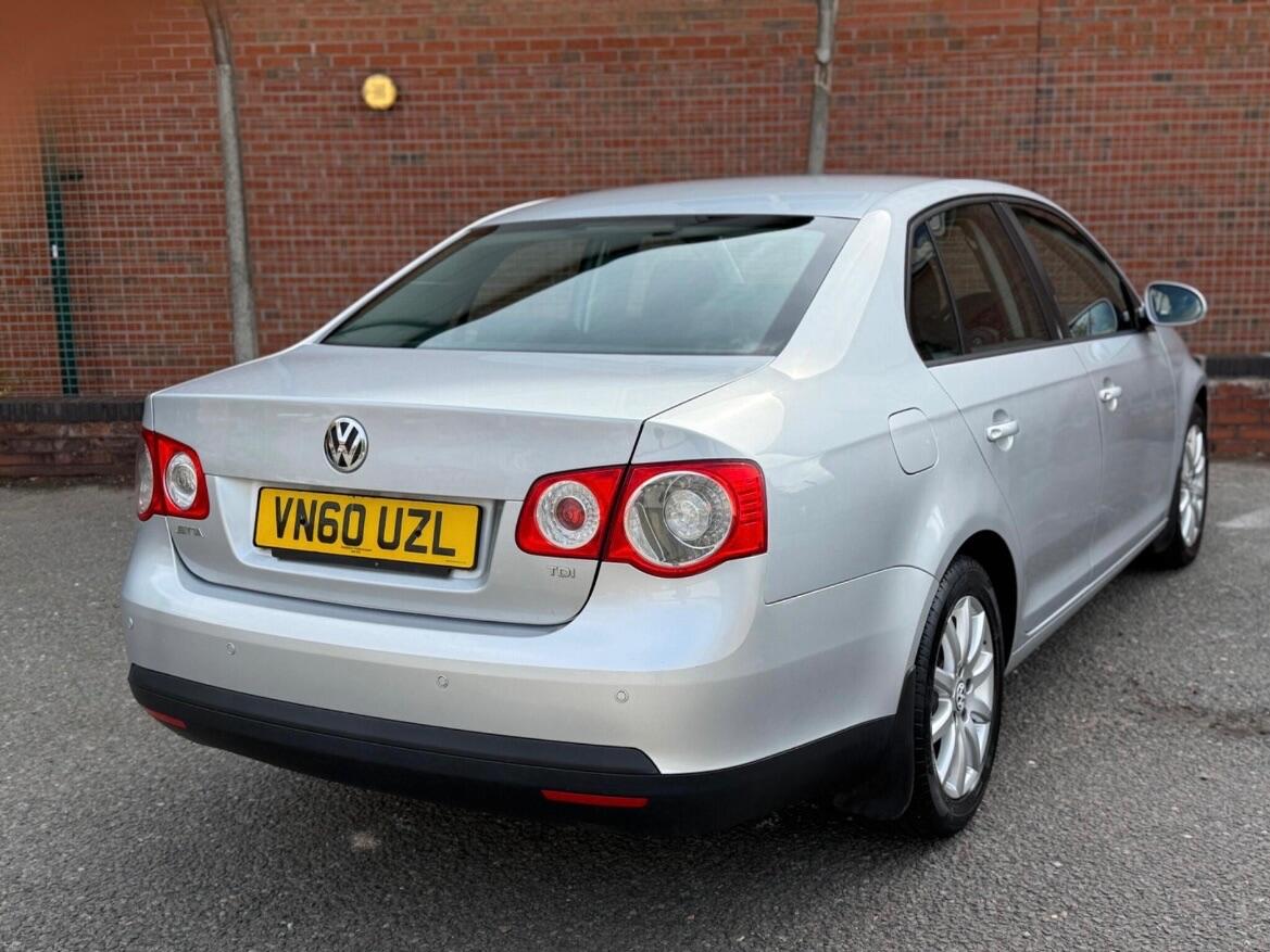 Used Volkswagen Jetta 2010 for sale - 76878409: Photo 5