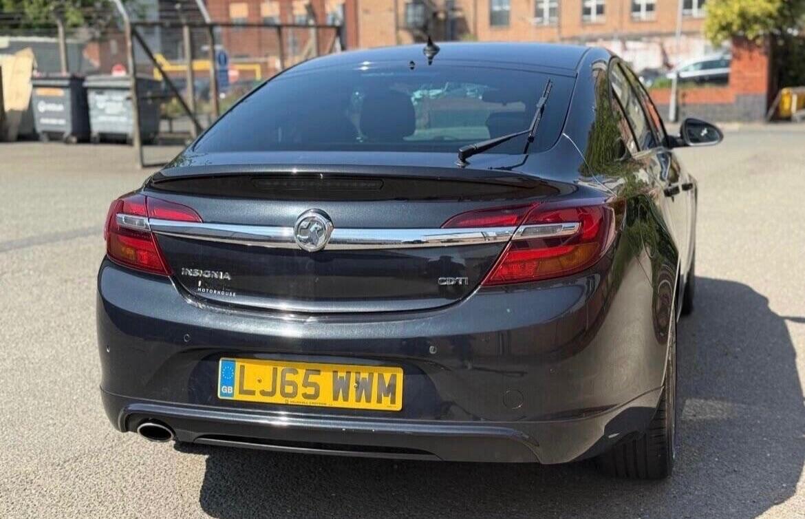 Used Vauxhall Insignia 2015 for sale - 76878396: Photo 2