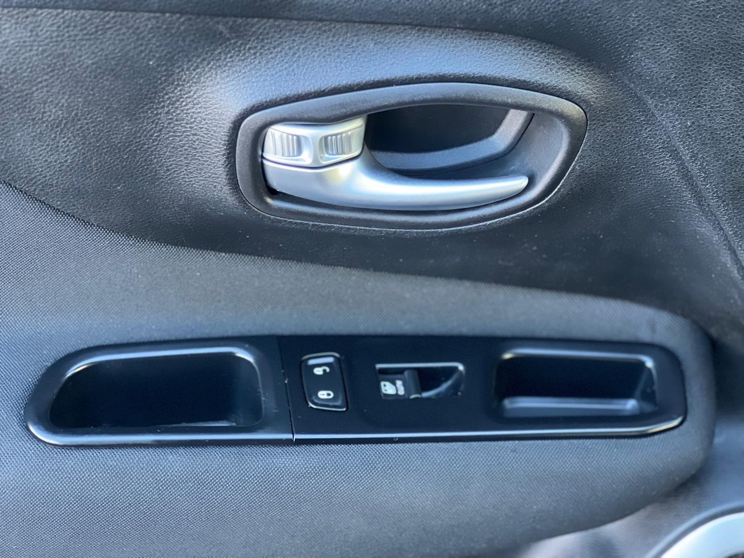 Used Jeep Renegade 2018 for sale - 76878397: Photo 38