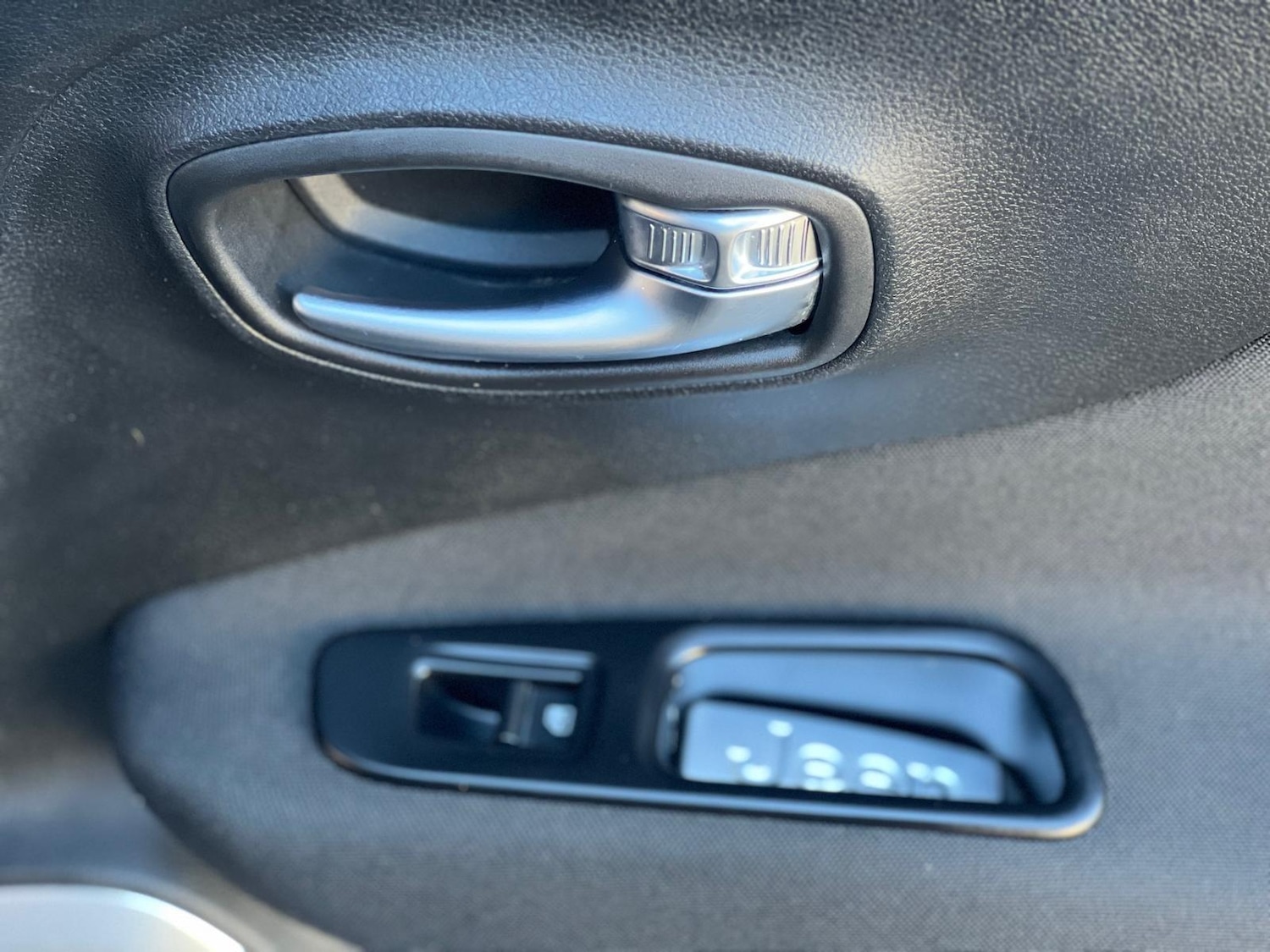 Used Jeep Renegade 2018 for sale - 76878397: Photo 39