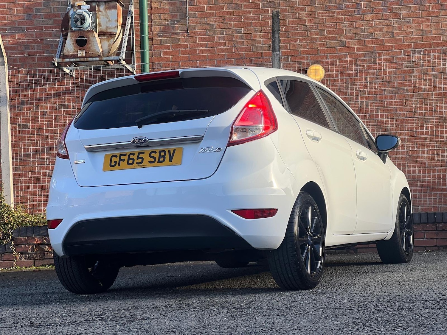 Used Ford Fiesta 2015 for sale - 76878421: Photo 2