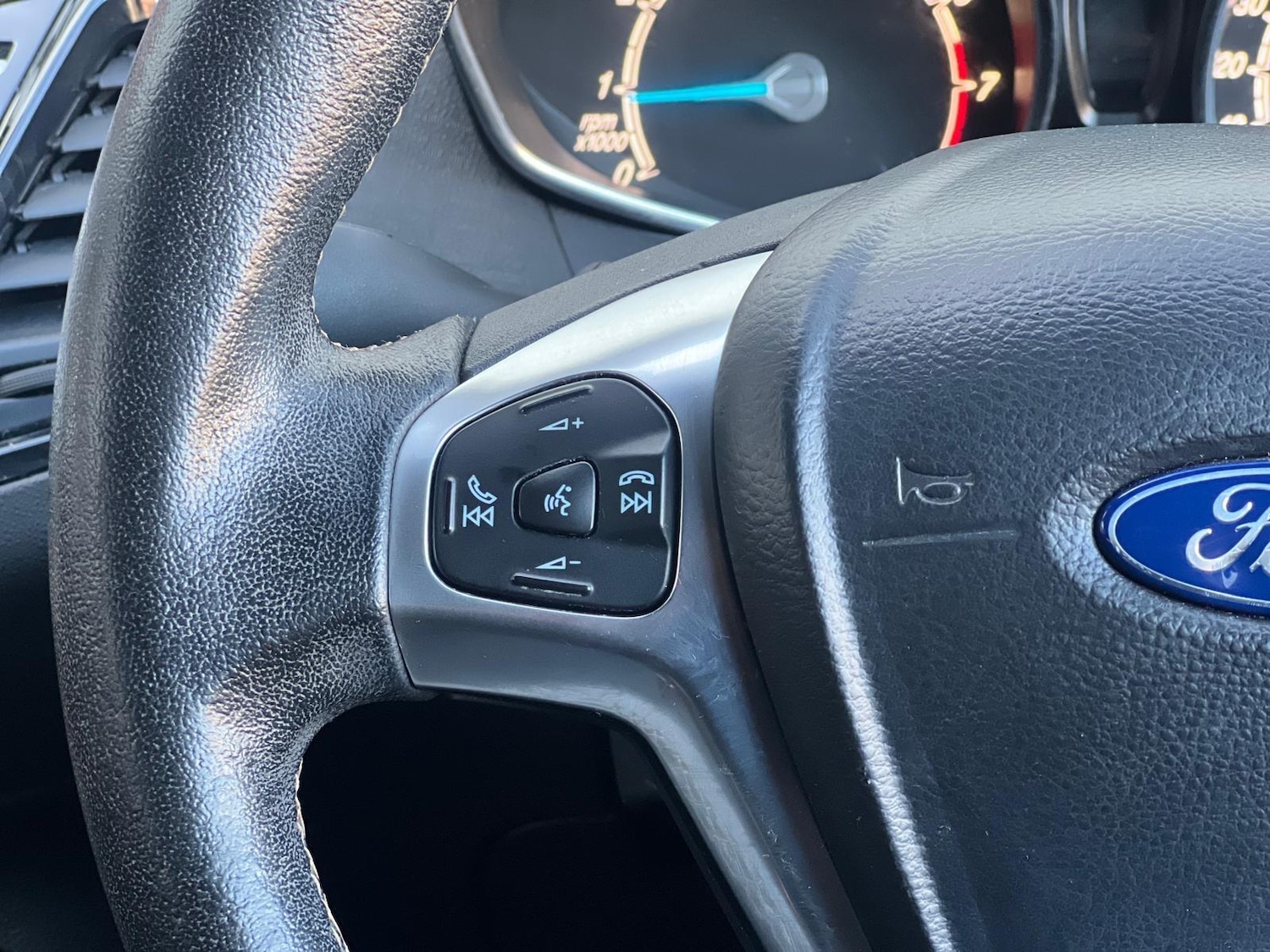 Used Ford Fiesta 2015 for sale - 76878421: Photo 39