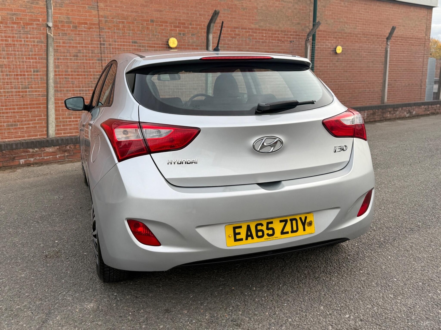 Used Hyundai i30 2015 for sale - 76349078: Photo 2