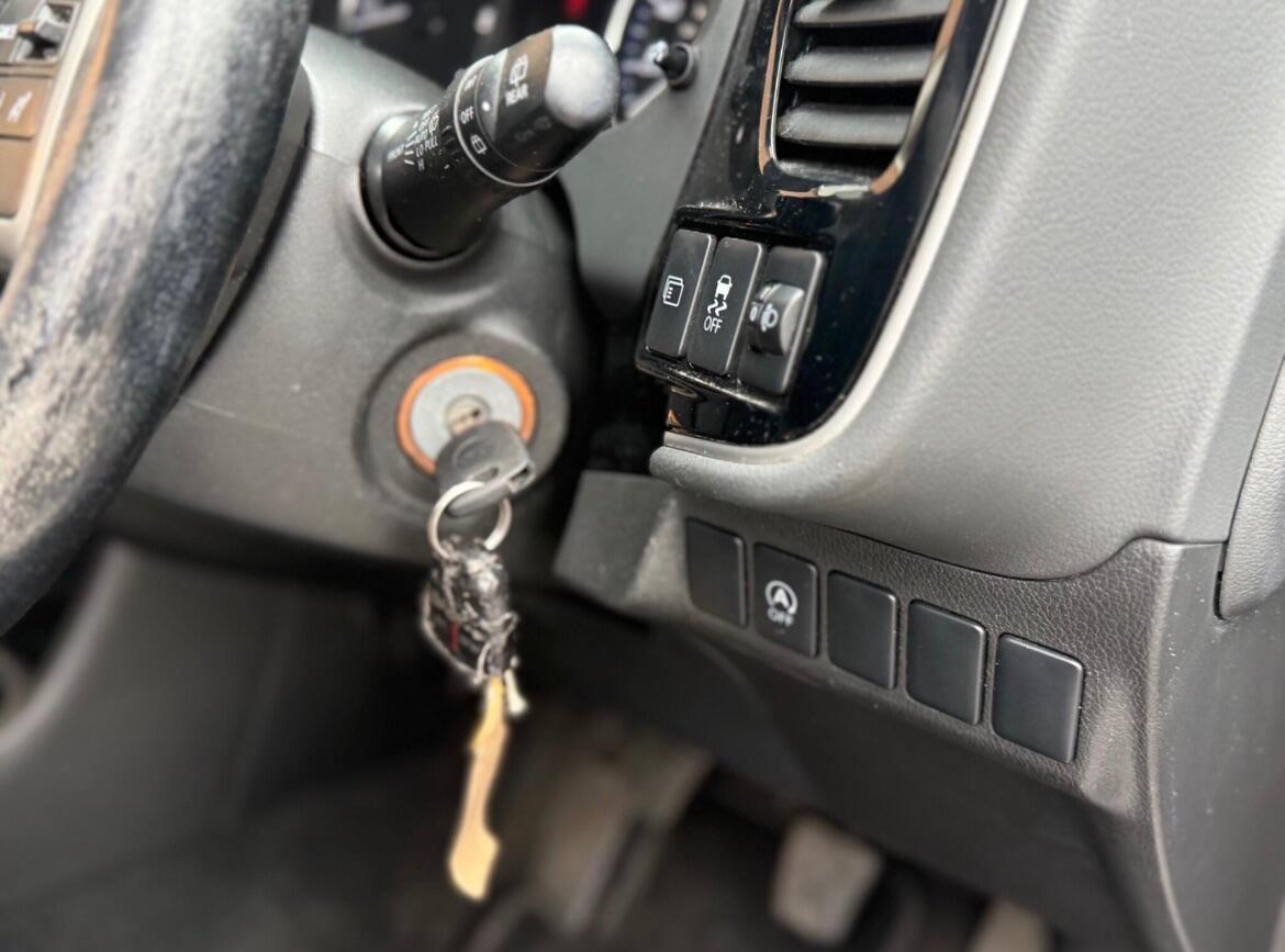 Used Mitsubishi Outlander 2016 for sale - 76878408: Photo 36