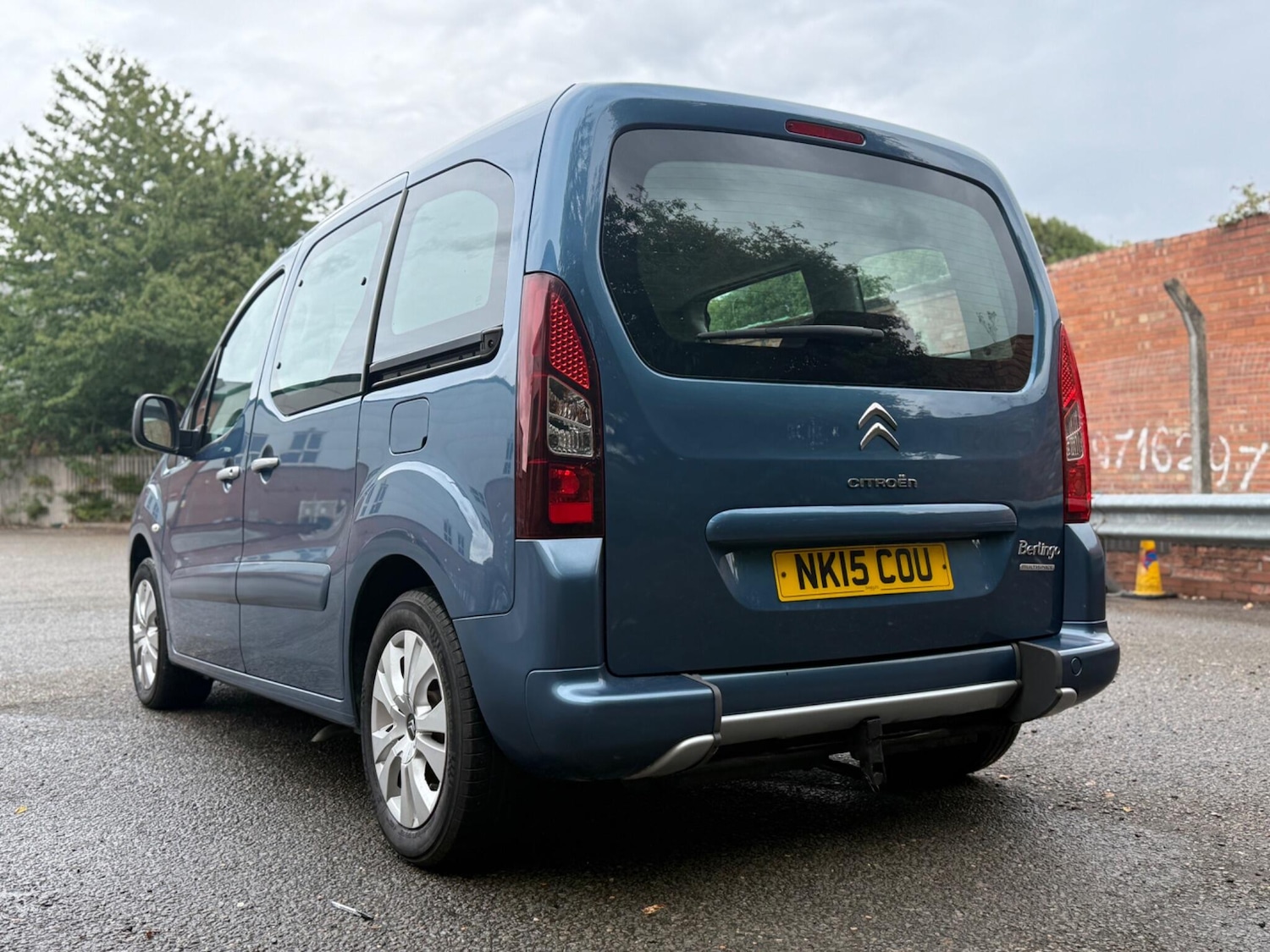 Vehicle 28