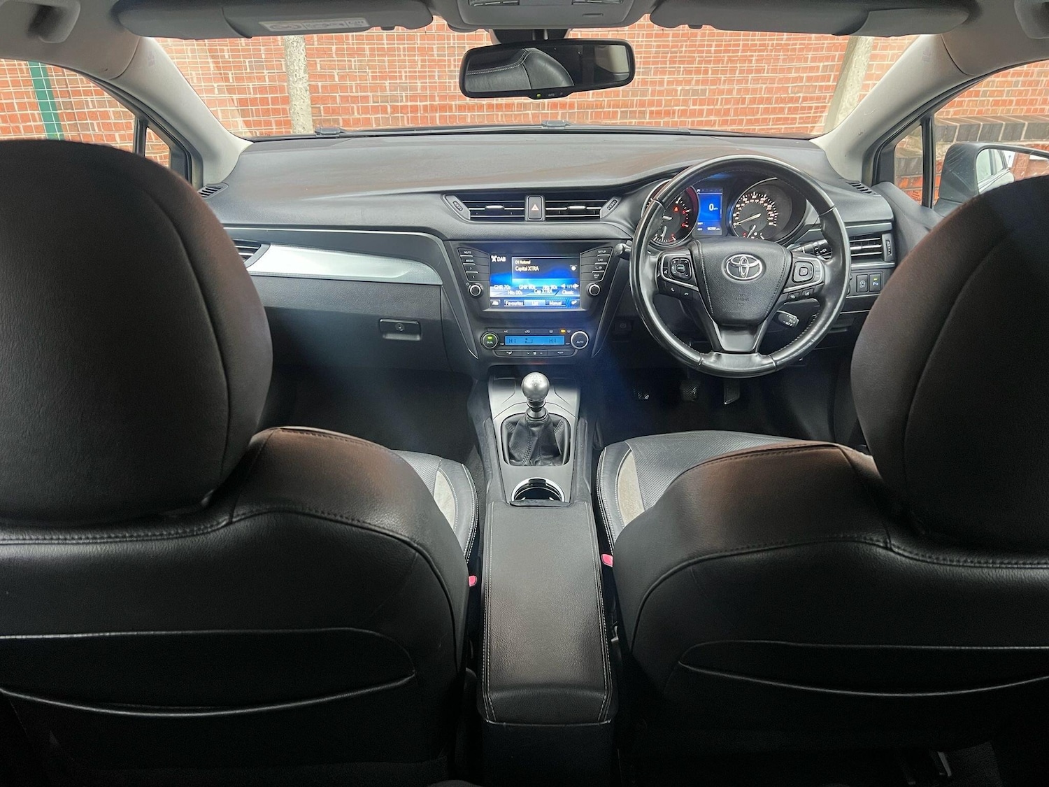 Used Toyota Avensis 2015 for sale - 77291524: Photo 12