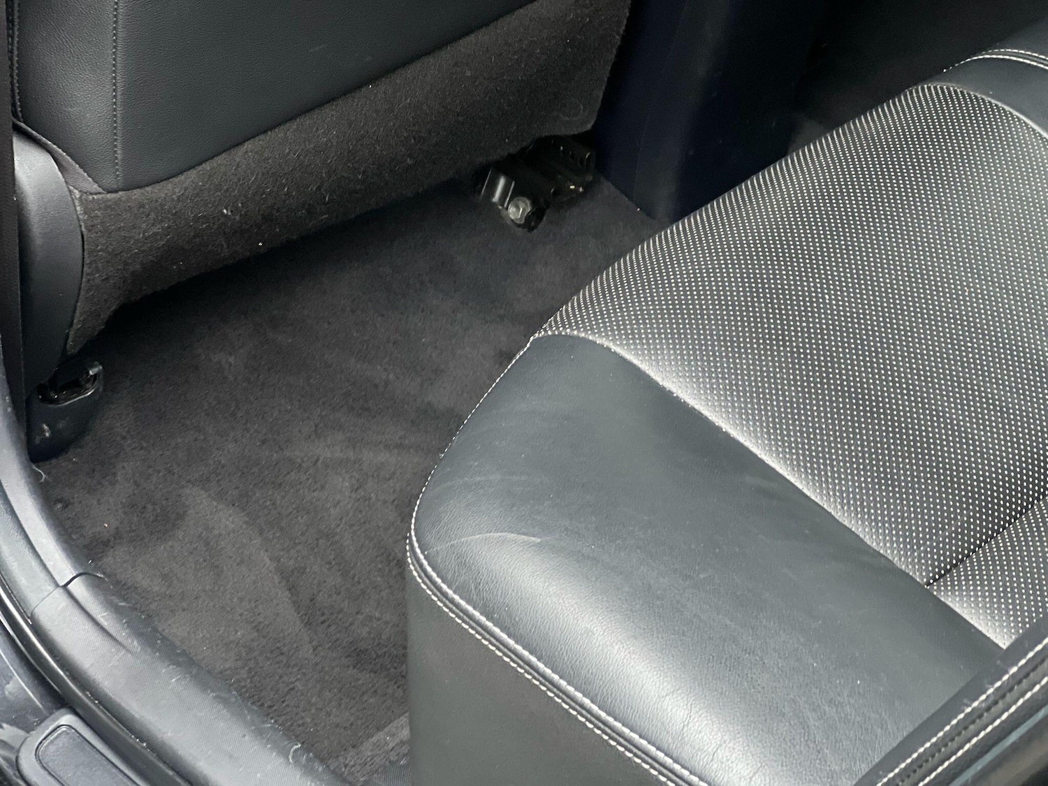 Used Toyota Avensis 2015 for sale - 77291524: Photo 33