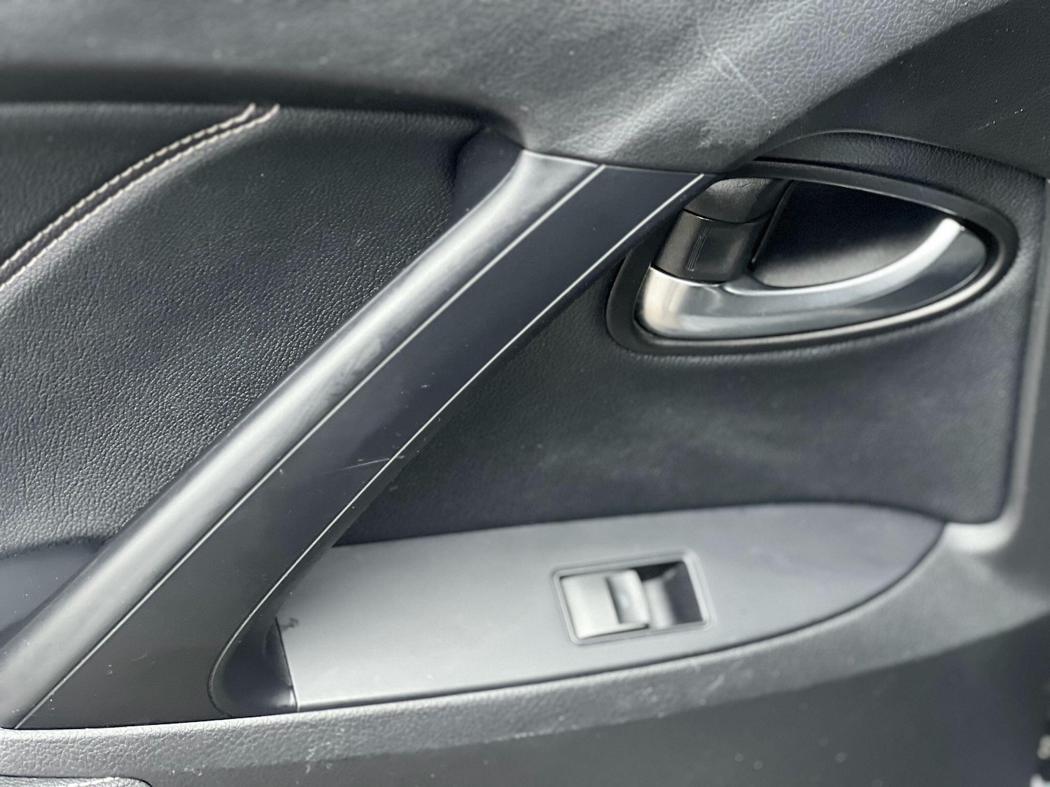 Used Toyota Avensis 2015 for sale - 77291524: Photo 35