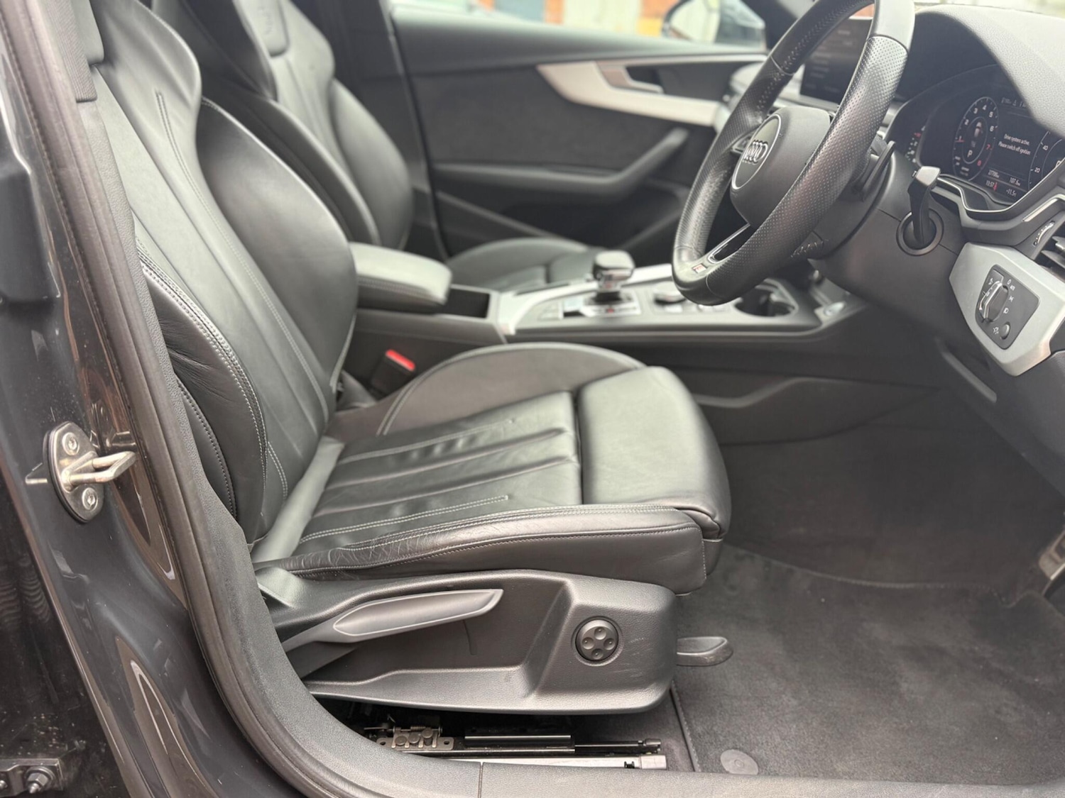 Used Audi A4 2018 for sale - 76878407: Photo 13