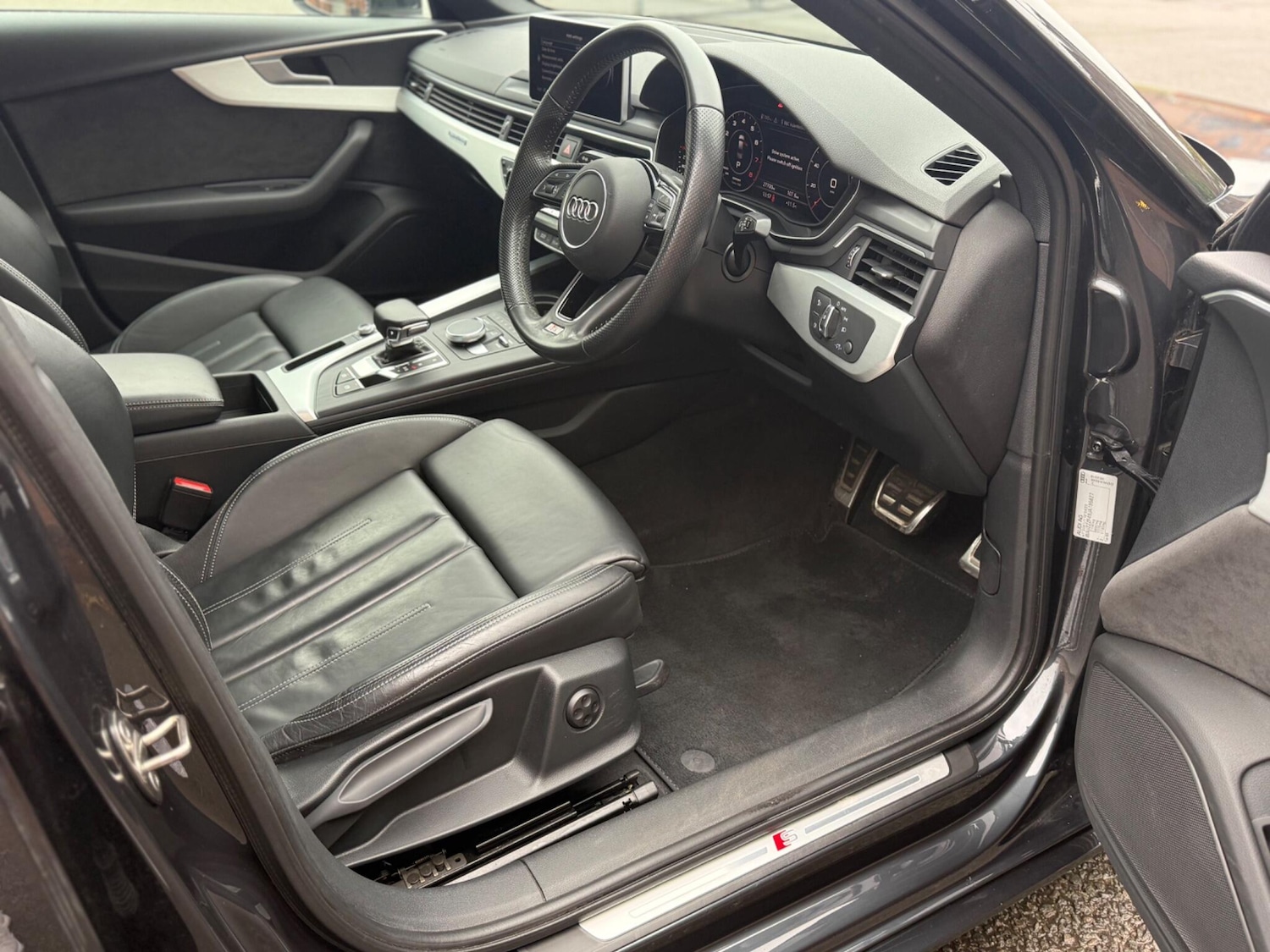 Used Audi A4 2018 for sale - 76878407: Photo 32