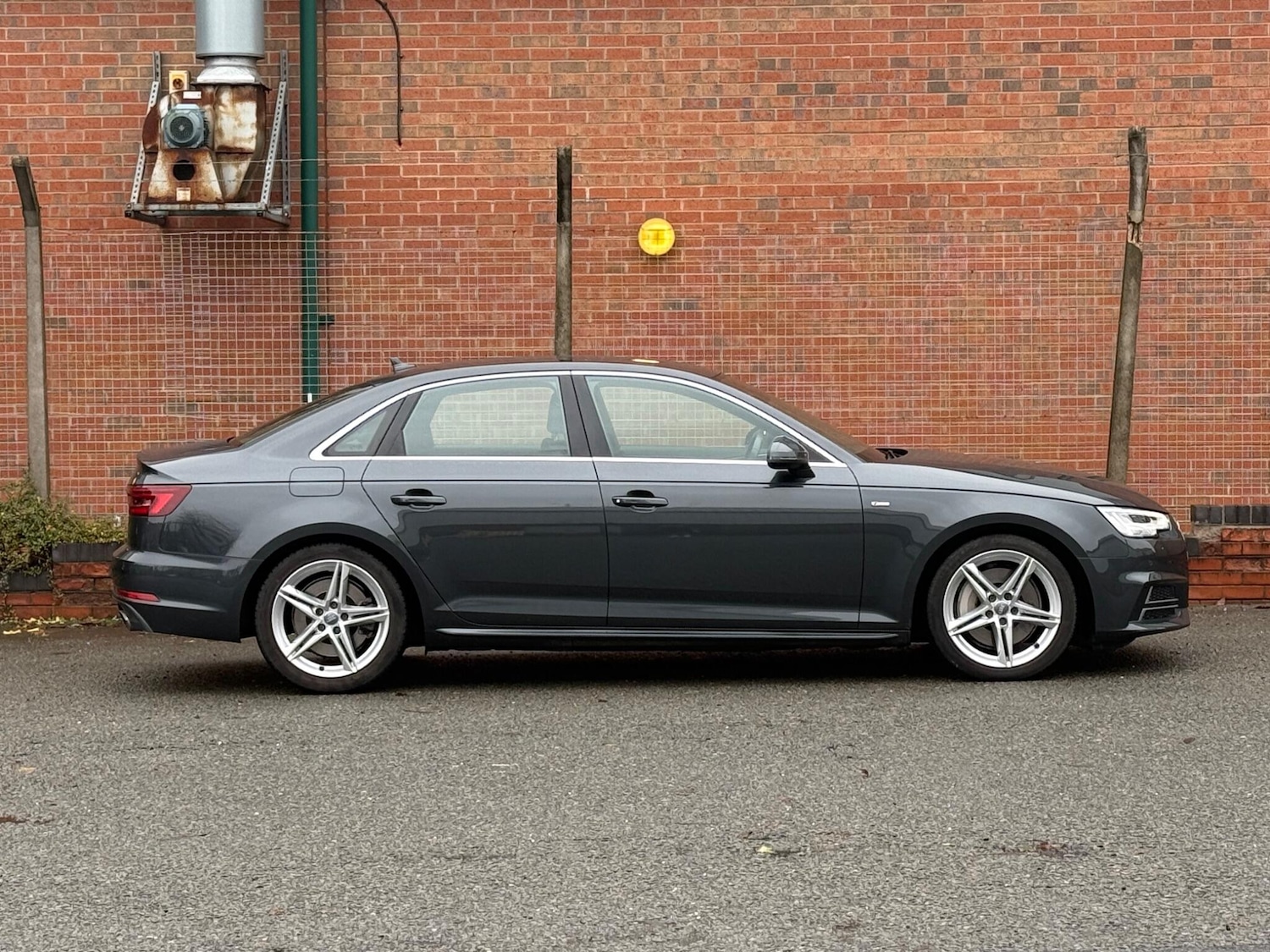 Used Audi A4 2018 for sale - 76878407: Photo 5