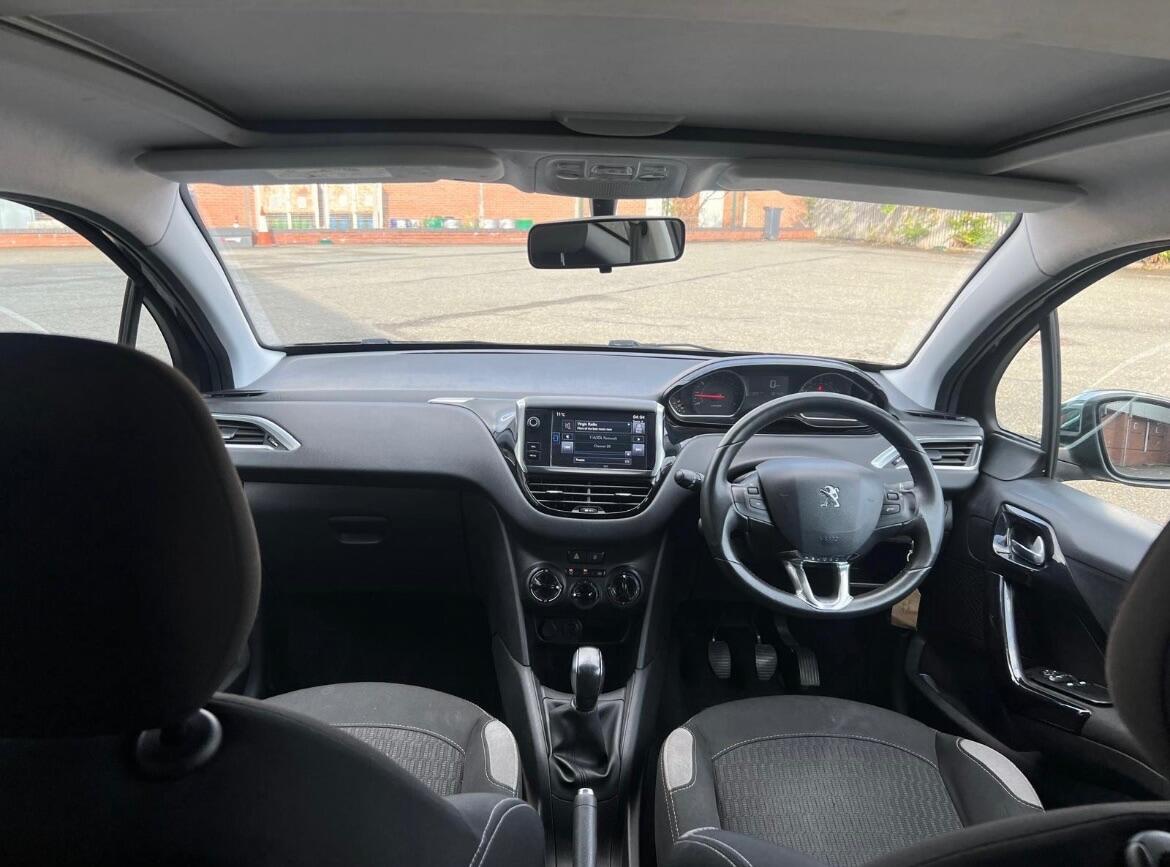 Used Peugeot 208 2014 for sale - 76318244: Photo 14