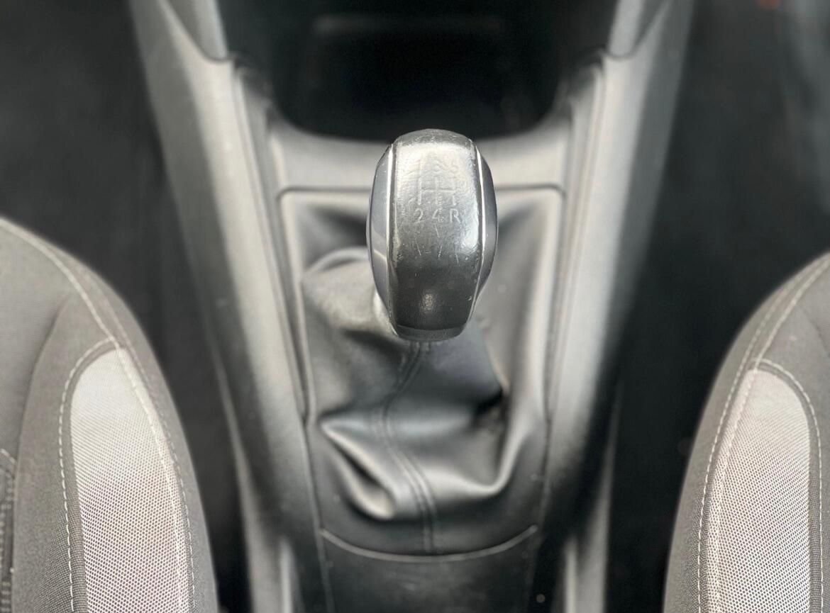 Used Peugeot 208 2014 for sale - 76318244: Photo 15